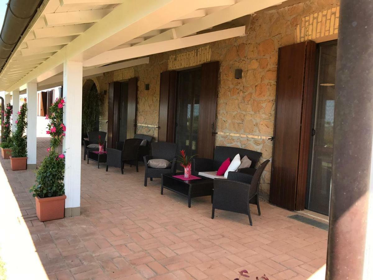 Il Casale Degli Ulivi - Agriturismo - Tenimenti Leone Lanuvio 外观 照片